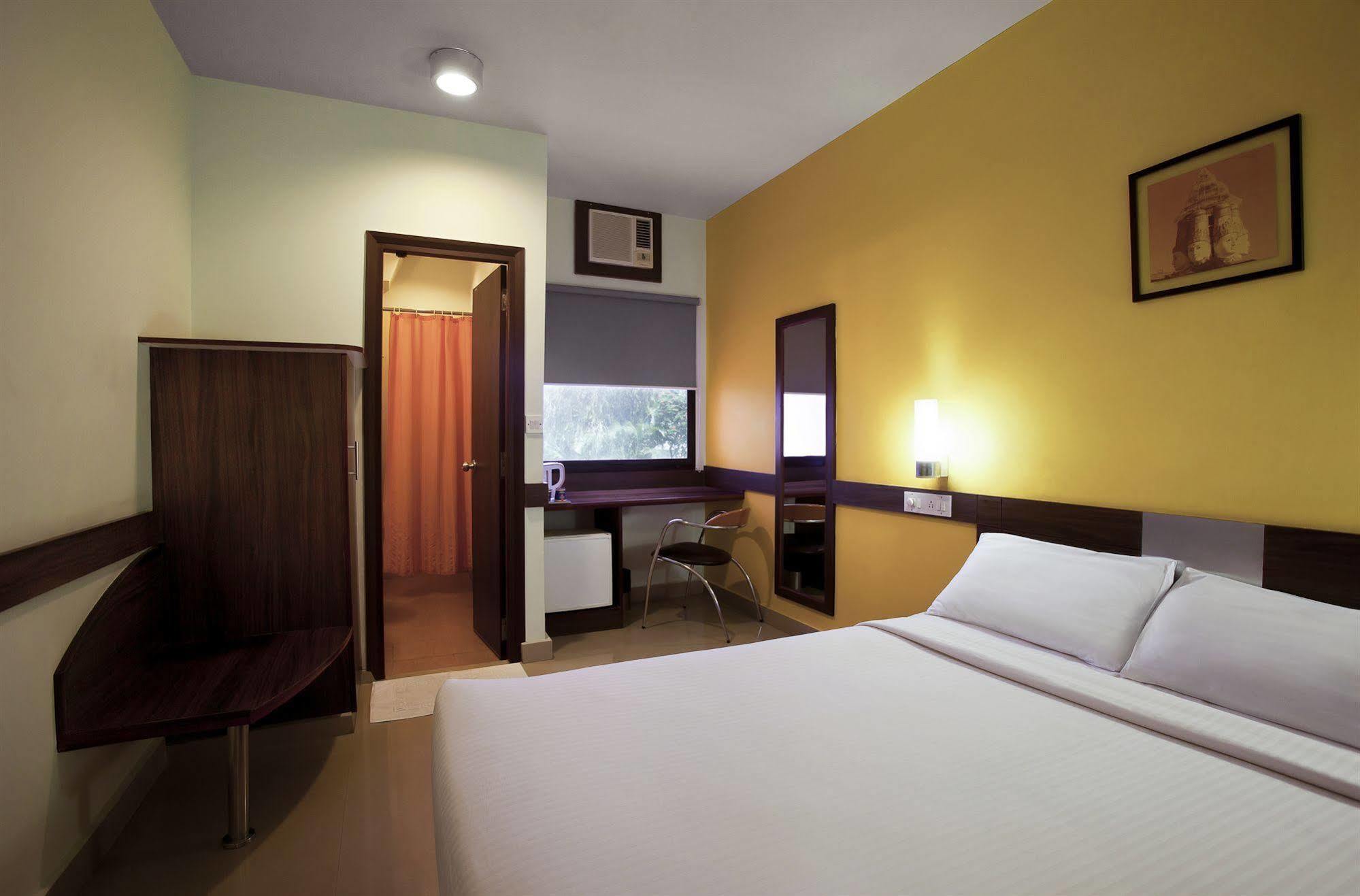 Trivandrum Kazhakuttam Экстерьер фото